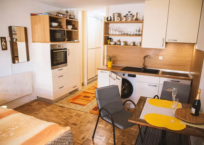 דירה Soncni Apartma *