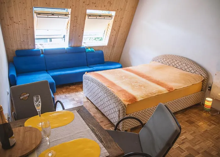 Soncni Apartma * בובק